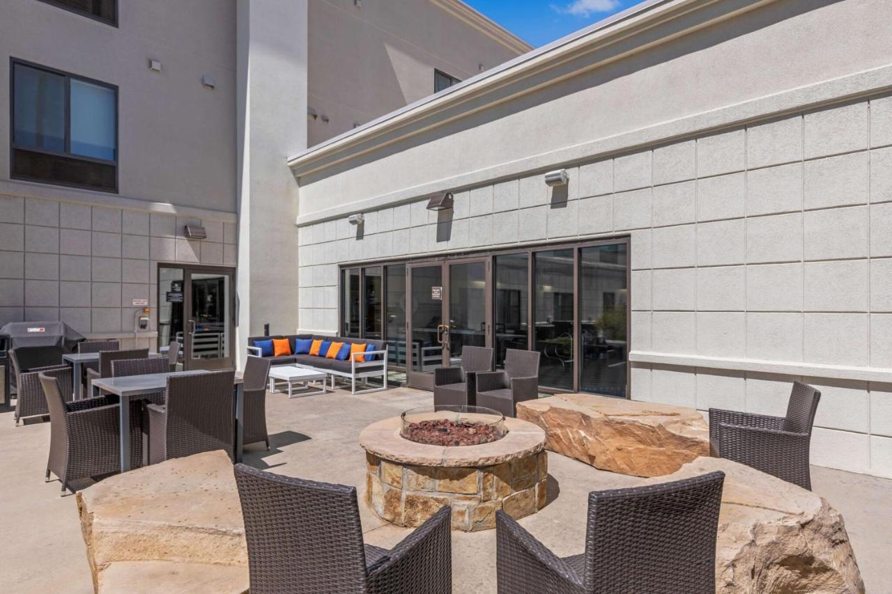 Hampton Inn & Suites Greeley Buitenkant foto